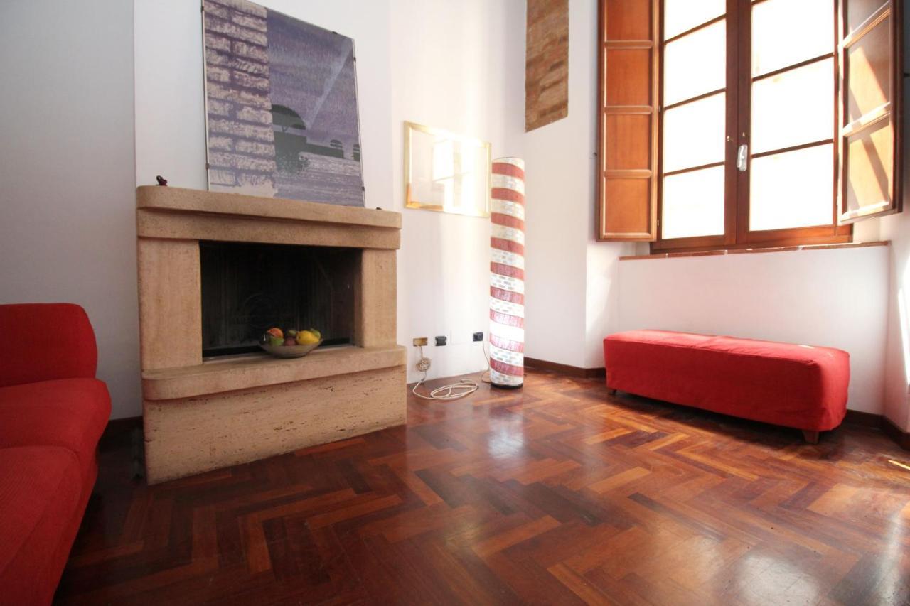 Logge Del Papa Apartment Siena Exteriör bild