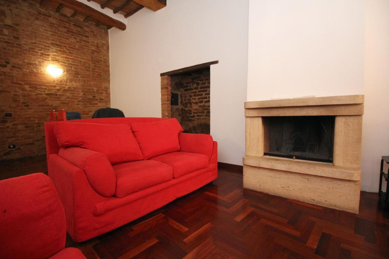 Logge Del Papa Apartment Siena Exteriör bild